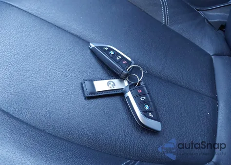 2016 BMW X1 xDrive28I z USA, uszkodzony, nr VIN WBXHT3C31G5E48381